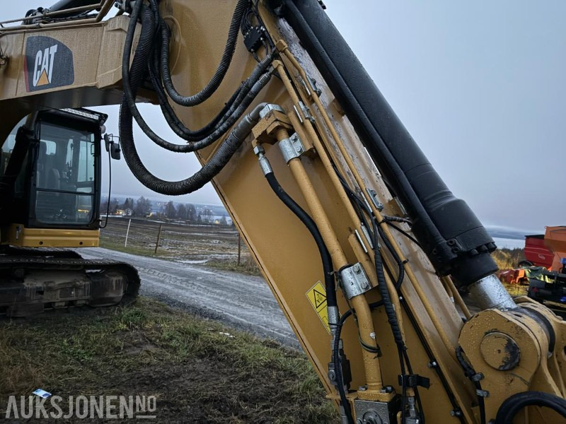 Pelle 2019 Cat 325L m/Engcon tiltrotator, Gps og 2 skuffer: photos 38