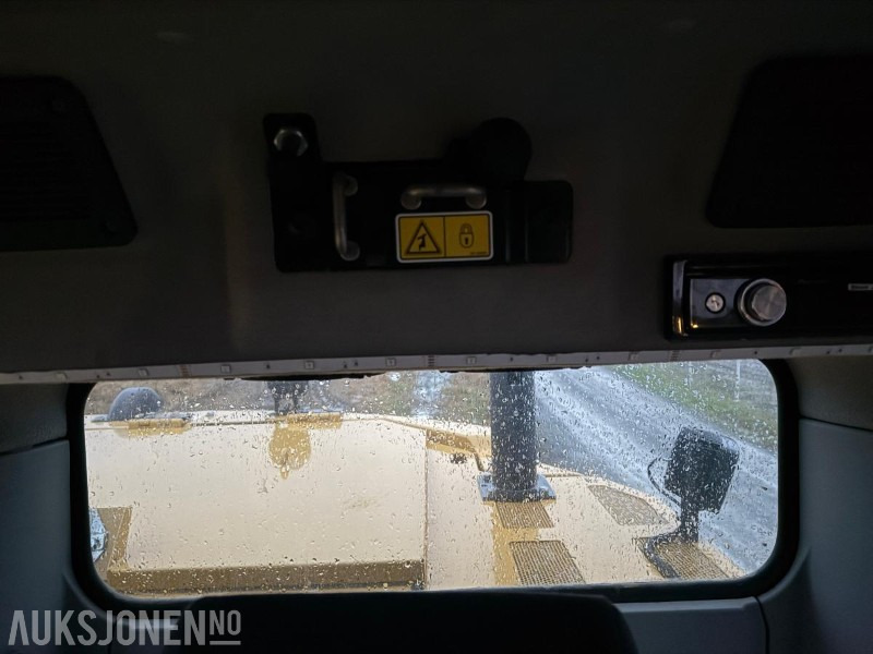 Pelle 2019 Cat 325L m/Engcon tiltrotator, Gps og 2 skuffer: photos 18