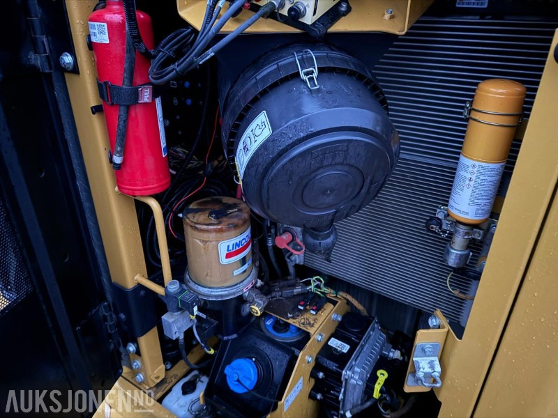 Pelle 2019 Cat 325L m/Engcon tiltrotator, Gps og 2 skuffer: photos 12