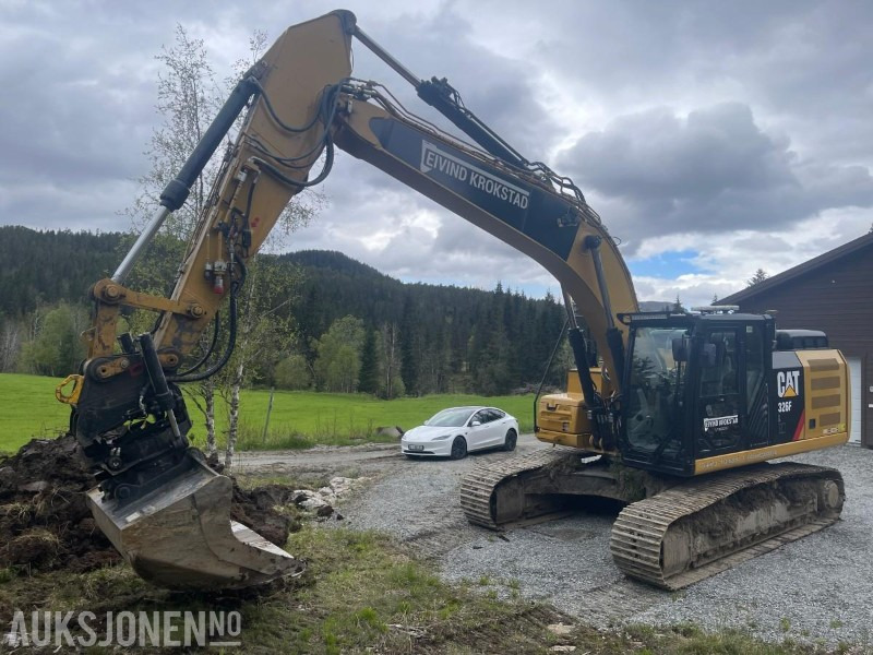 2019 Cat 326FL Gravemaskin med maskinstyring, rototilt og 4 skuffer - Pelle: photos 1 2019 Cat 326FL Gravemaskin med maskinstyring, rototilt og 4 skuffer - Pelle: photos 1