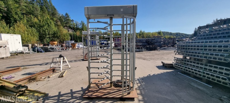 2019 Halsang personrondell med Infobric kortleser - Matériel de chantier: photos 3 2019 Halsang personrondell med Infobric kortleser - Matériel de chantier: photos 3