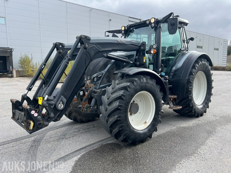 2019 Valtra N174D 1C8 - frontlaster - Tracteur agricole: photos 1 2019 Valtra N174D 1C8 - frontlaster - Tracteur agricole: photos 1