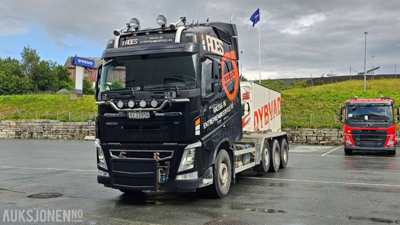 2020 Volvo 540 8x4 Brøyterigget krokbil med AJK påbygg - Camion ampliroll: photos 1 2020 Volvo 540 8x4 Brøyterigget krokbil med AJK påbygg - Camion ampliroll: photos 1