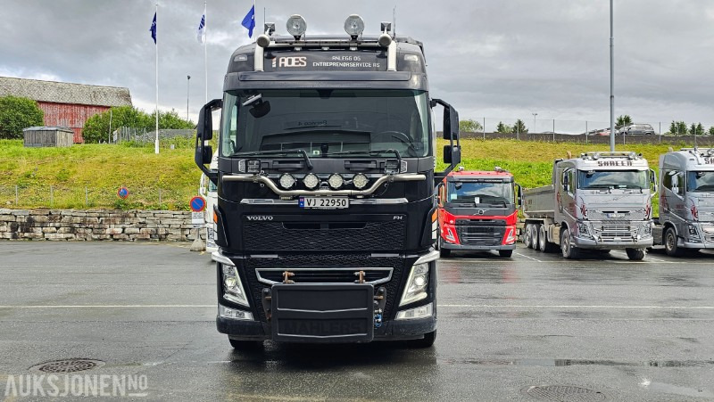 2020 Volvo 540 8x4 Brøyterigget krokbil med AJK påbygg - Camion ampliroll: photos 2 2020 Volvo 540 8x4 Brøyterigget krokbil med AJK påbygg - Camion ampliroll: photos 2