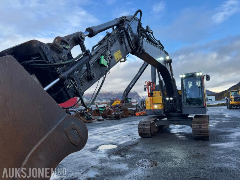 2020 Volvo ECR 235EL Gravemaskin - S70 feste - Pusskuffe - Sentralsmøring - bunkringspumpe - Tiltrotator - Pusskuffe - Sertifisert - Pelle: photos 4 2020 Volvo ECR 235EL Gravemaskin - S70 feste - Pusskuffe - Sentralsmøring - bunkringspumpe - Tiltrotator - Pusskuffe - Sertifisert - Pelle: photos 4