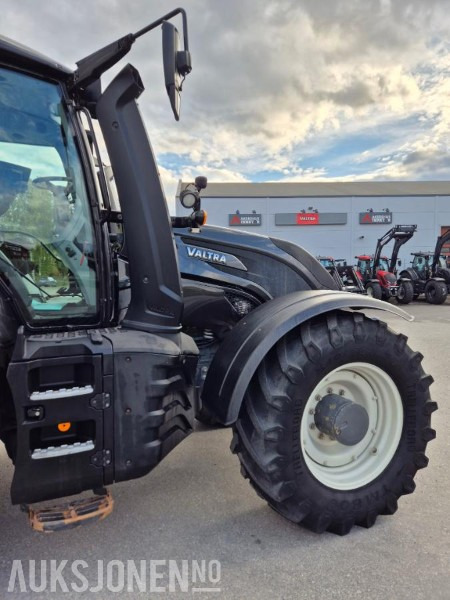 2021 Valtra T254 traktor 4X4, FRONTHYDRAULIKK, VENDBAR FØRERPLASS - Tracteur agricole: photos 5 2021 Valtra T254 traktor 4X4, FRONTHYDRAULIKK, VENDBAR FØRERPLASS - Tracteur agricole: photos 5