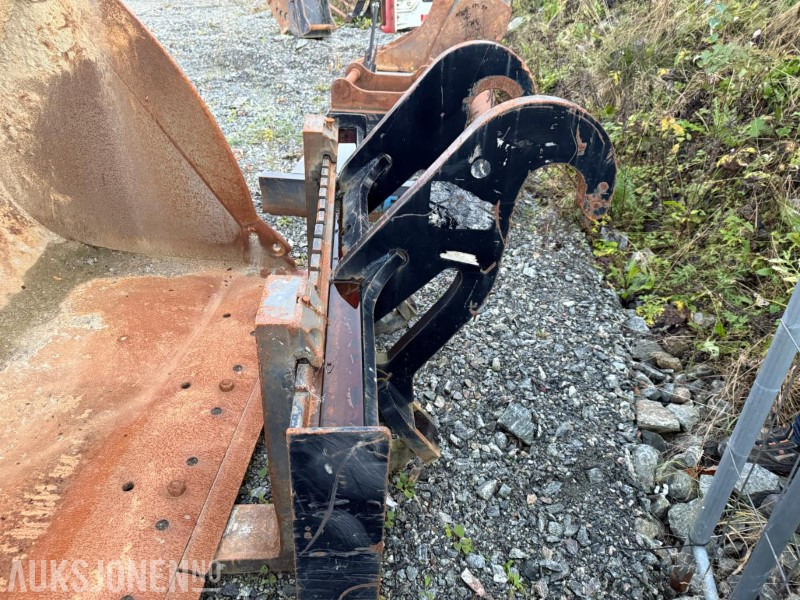 1900 Pallegaffel m/Cat kopling - Accessoire pour Engins de chantier: photos 3 1900 Pallegaffel m/Cat kopling - Accessoire pour Engins de chantier: photos 3