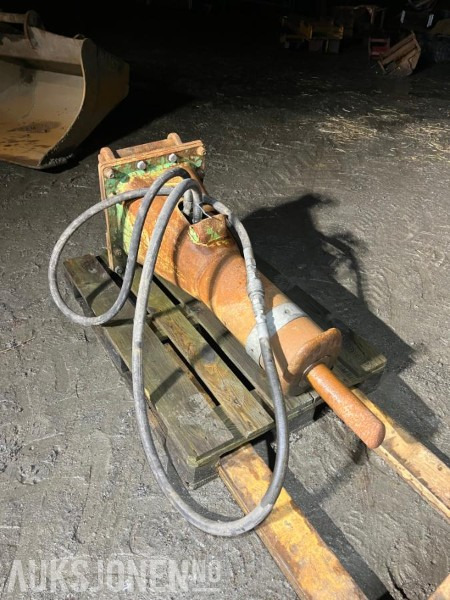 2007 Montabert silver clip Pigghammer s50 - Accessoire pour Engins de chantier: photos 1 2007 Montabert silver clip Pigghammer s50 - Accessoire pour Engins de chantier: photos 1