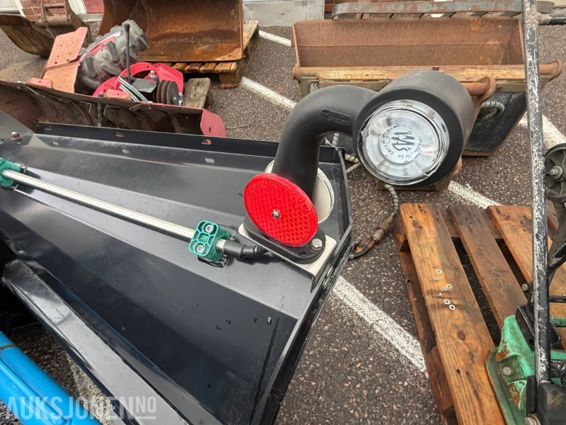 2020 SE equipment plog - Accessoire pour Engins de chantier: photos 4 2020 SE equipment plog - Accessoire pour Engins de chantier: photos 4