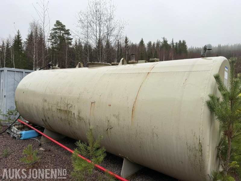 Dieseltank volum 8-10m3 - Accessoire pour Engins de chantier: photos 3 Dieseltank volum 8-10m3 - Accessoire pour Engins de chantier: photos 3