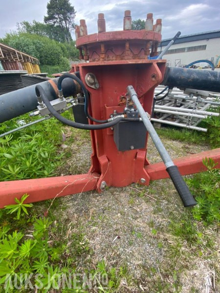 Hydraulisk 3 punkts fot for feste av kran - Accessoire pour Engins de chantier: photos 5 Hydraulisk 3 punkts fot for feste av kran - Accessoire pour Engins de chantier: photos 5
