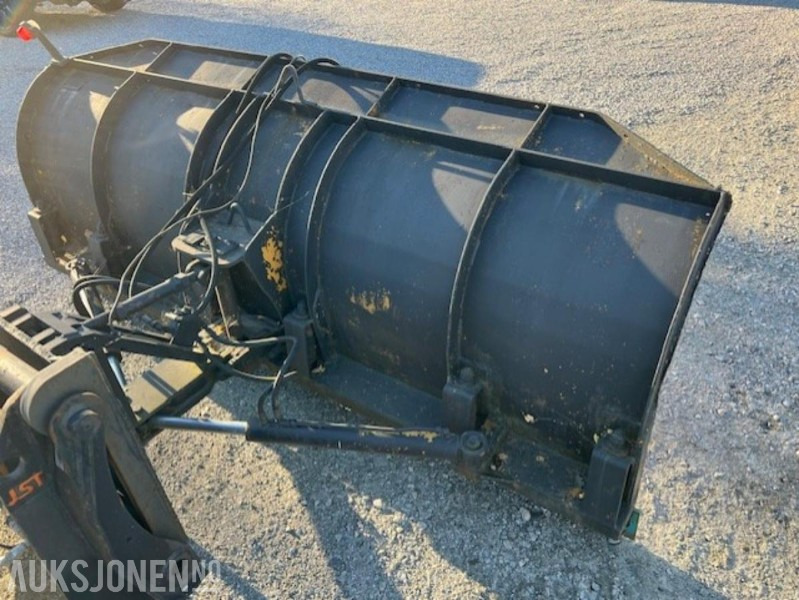 STIANSEN & ØYA KOMMUNALBLADET, DIAGONALSKJÆR / PLOG 3M - Accessoire pour Engins de chantier: photos 5 STIANSEN & ØYA KOMMUNALBLADET, DIAGONALSKJÆR / PLOG 3M - Accessoire pour Engins de chantier: photos 5