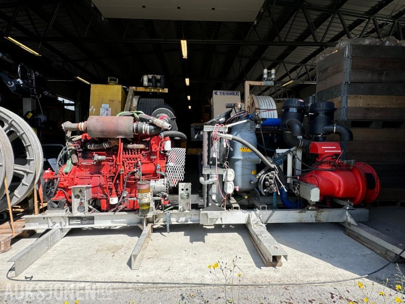 Adolf skruekompressor med Scania DS 11 05 - A11 industri motor og Atlas Copco trykktank - Matériel de chantier: photos 1 Adolf skruekompressor med Scania DS 11 05 - A11 industri motor og Atlas Copco trykktank - Matériel de chantier: photos 1