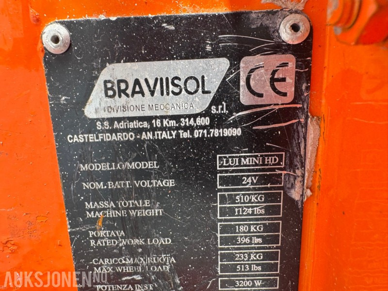 Bravisol LUI MINI HD Batteridreven mastelift – 4,9 m, smal - Nacelle: photos 5 Bravisol LUI MINI HD Batteridreven mastelift – 4,9 m, smal - Nacelle: photos 5