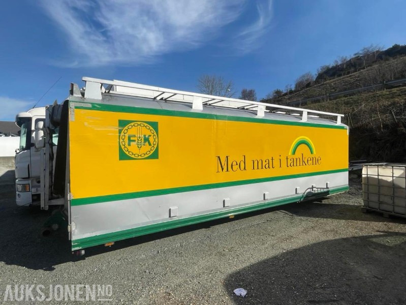 2005 Tank til mel og korn - Bulk-transport - 35 000 liter - Tipp kydraulikk - 7 rom - Kamera - Sluser - Hjelperamme. - Camion: photos 3 2005 Tank til mel og korn - Bulk-transport - 35 000 liter - Tipp kydraulikk - 7 rom - Kamera - Sluser - Hjelperamme. - Camion: photos 3