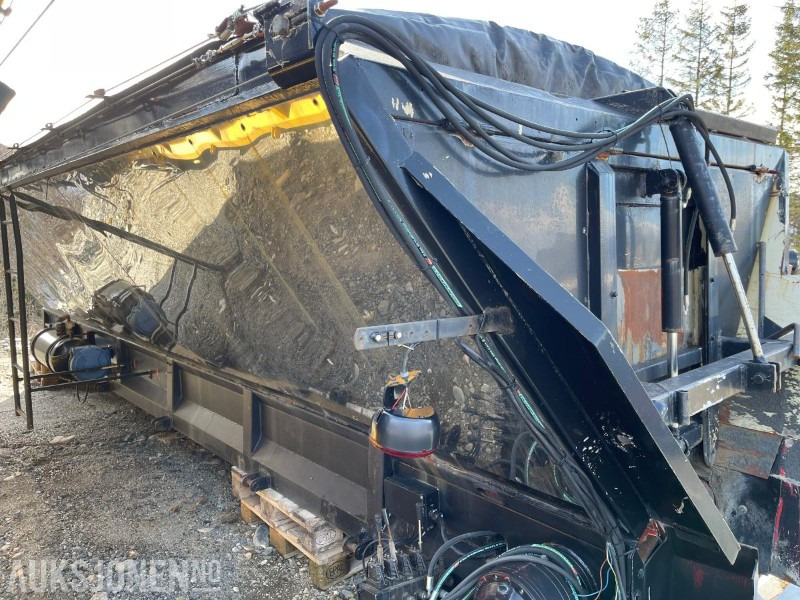 Isolert asfalt kasse med bånd, Giljotin og Kapell - Camion: photos 3 Isolert asfalt kasse med bånd, Giljotin og Kapell - Camion: photos 3