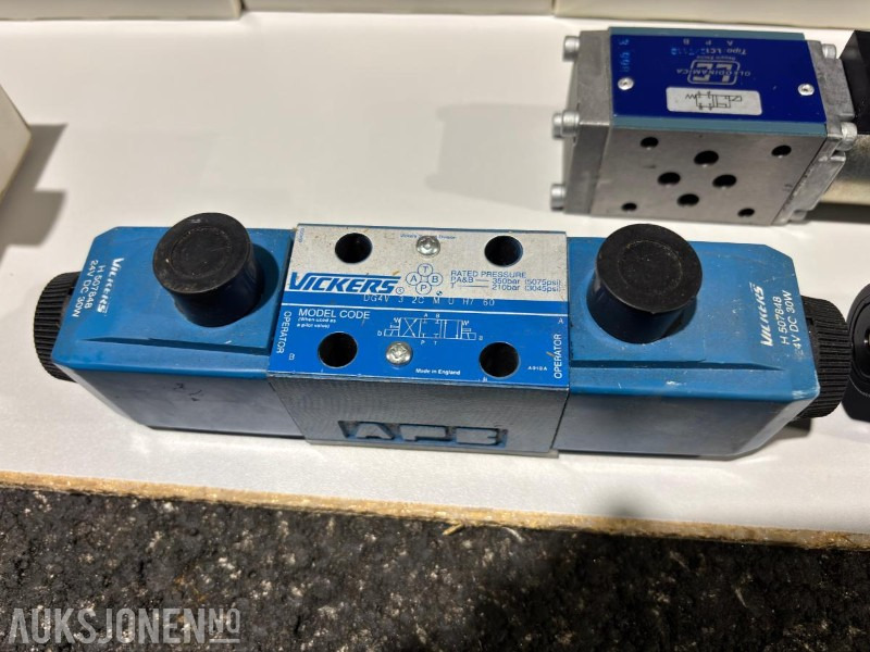 Delepakke - Hydraulikk og Filter til Anleggsmaskiner - Matériel de chantier: photos 4 Delepakke - Hydraulikk og Filter til Anleggsmaskiner - Matériel de chantier: photos 4