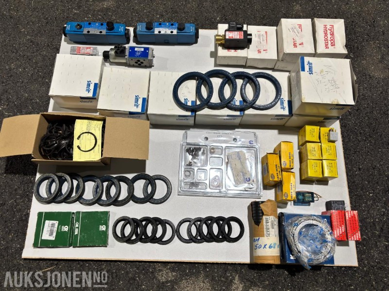 Delepakke - Hydraulikk og Filter til Anleggsmaskiner - Matériel de chantier: photos 1 Delepakke - Hydraulikk og Filter til Anleggsmaskiner - Matériel de chantier: photos 1