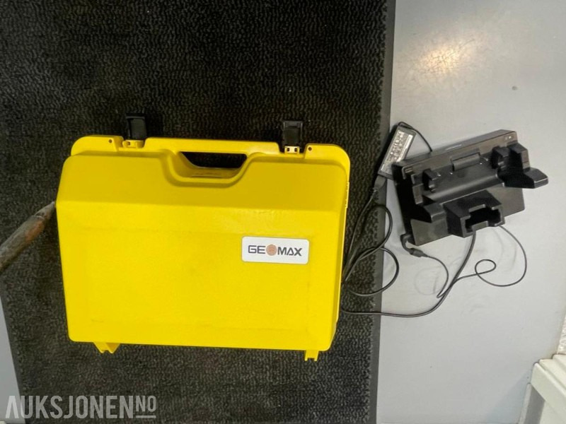 GEOMAX ZENITH40 GNSS SMART ANTENNE MED PANASONIC FELT-PC - Matériel de chantier: photos 2 GEOMAX ZENITH40 GNSS SMART ANTENNE MED PANASONIC FELT-PC - Matériel de chantier: photos 2