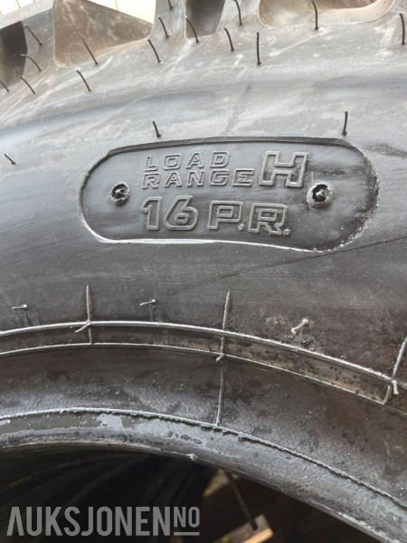Kumho komplett sett dekk til hjulgraver. - Matériel de chantier: photos 2 Kumho komplett sett dekk til hjulgraver. - Matériel de chantier: photos 2