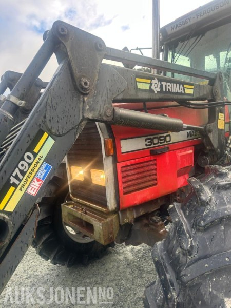 MASSEY FERGUSON 3090 MED FRONTLASTER / PALLEGAFFLER - Tracteur agricole: photos 2 MASSEY FERGUSON 3090 MED FRONTLASTER / PALLEGAFFLER - Tracteur agricole: photos 2