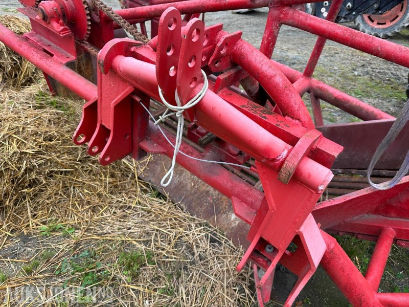 1980 KVERNELAND STEINPLUKKER - Machine agricole: photos 3 1980 KVERNELAND STEINPLUKKER - Machine agricole: photos 3