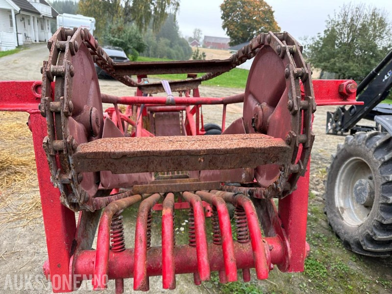 1980 KVERNELAND STEINPLUKKER - Machine agricole: photos 4 1980 KVERNELAND STEINPLUKKER - Machine agricole: photos 4