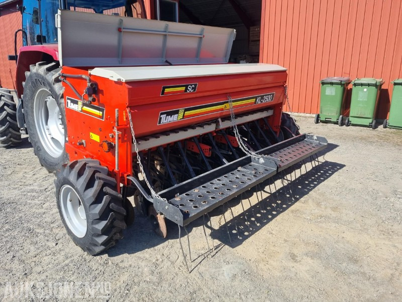 1995 Tume såmaskin KL2500 - Machine agricole: photos 1 1995 Tume såmaskin KL2500 - Machine agricole: photos 1
