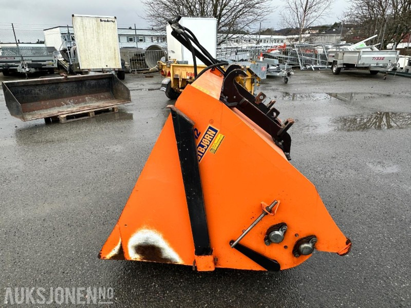 1998 Hydromann Westbjørn SL12 – hydraulisk feieskuffe – Trima/SMS - Machine agricole: photos 2 1998 Hydromann Westbjørn SL12 – hydraulisk feieskuffe – Trima/SMS - Machine agricole: photos 2