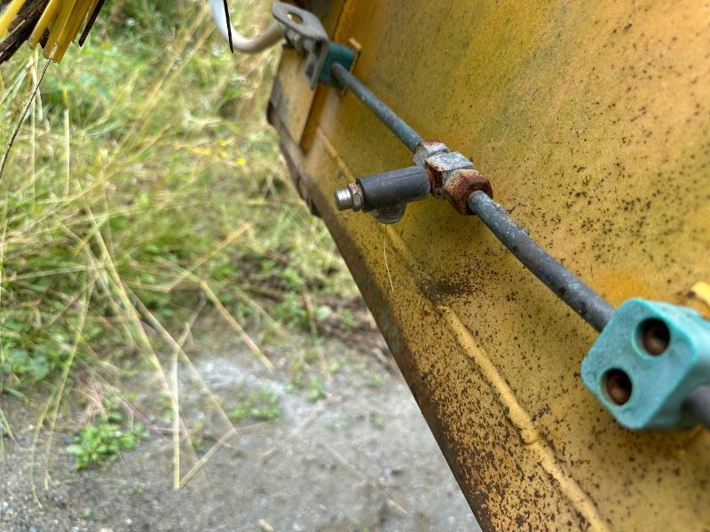 2000 Stark KH1600 feiekost med oppsamler og vanntank - Machine agricole: photos 5 2000 Stark KH1600 feiekost med oppsamler og vanntank - Machine agricole: photos 5