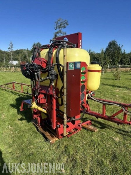 2004 Hardi 85001000 Master serial no 9262 year 2004 - Machine agricole: photos 2 2004 Hardi 85001000 Master serial no 9262 year 2004 - Machine agricole: photos 2