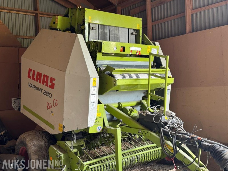 2006 Claas Variant 280 rundballepresse / Beltepresse - Machine agricole: photos 2 2006 Claas Variant 280 rundballepresse / Beltepresse - Machine agricole: photos 2