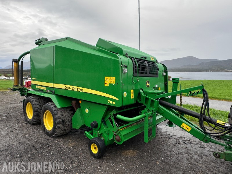 2012 John Deere Rundballepresse / Kombipresse 744 H - Machine agricole: photos 3 2012 John Deere Rundballepresse / Kombipresse 744 H - Machine agricole: photos 3