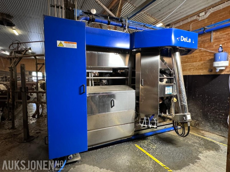 2013 DeLaval VMS melkerobot med 1 kraftfôrstasjon FSC40 - Høyre utgave - Steam - Innredning og grinder foran - Vakuumpumpe - Fortsatt i daglig drift - Machine agricole: photos 3 2013 DeLaval VMS melkerobot med 1 kraftfôrstasjon FSC40 - Høyre utgave - Steam - Innredning og grinder foran - Vakuumpumpe - Fortsatt i daglig drift - Machine agricole: photos 3