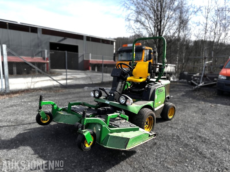 2013 John Deere 1445 series II 4WD frontmontert gressklipper - Machine agricole: photos 1 2013 John Deere 1445 series II 4WD frontmontert gressklipper - Machine agricole: photos 1