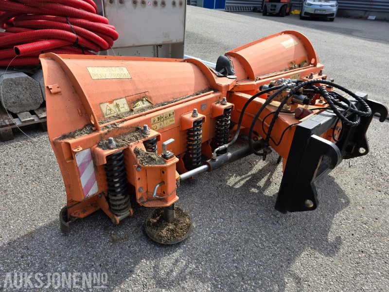 2016 Pronar PUV-2800 V-plog - Machine agricole: photos 2 2016 Pronar PUV-2800 V-plog - Machine agricole: photos 2