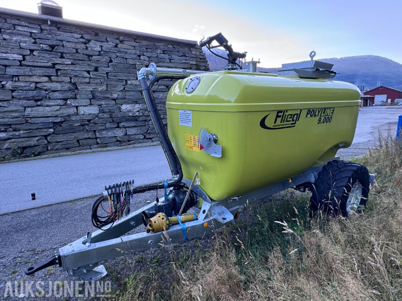 2024 Fliegl Polyline HFW 9000 Gjødselvogn - NY / Ubrukt - 9,5 m3 - Glassfibertank - Machine agricole: photos 3 2024 Fliegl Polyline HFW 9000 Gjødselvogn - NY / Ubrukt - 9,5 m3 - Glassfibertank - Machine agricole: photos 3