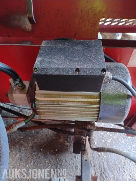 2025 Wee Stokk Løft Elektrisk hydraulisk motor Tannvalse med mating - Machine agricole: photos 5 2025 Wee Stokk Løft Elektrisk hydraulisk motor Tannvalse med mating - Machine agricole: photos 5