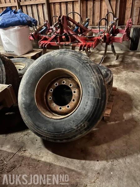 4 stk - DOUBLECOIN 425/65 22.5 - stått på 16t bailey - Machine agricole: photos 3 4 stk - DOUBLECOIN 425/65 22.5 - stått på 16t bailey - Machine agricole: photos 3