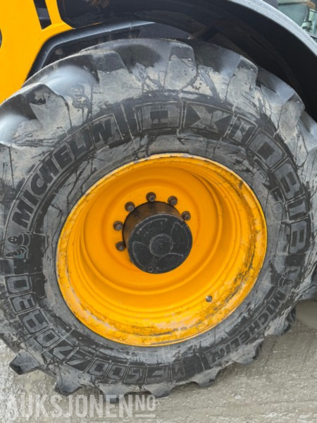 4 stk Michelin Axiobib 600/70R30 traktordekk -stått på fasttrac - Machine agricole: photos 2 4 stk Michelin Axiobib 600/70R30 traktordekk -stått på fasttrac - Machine agricole: photos 2