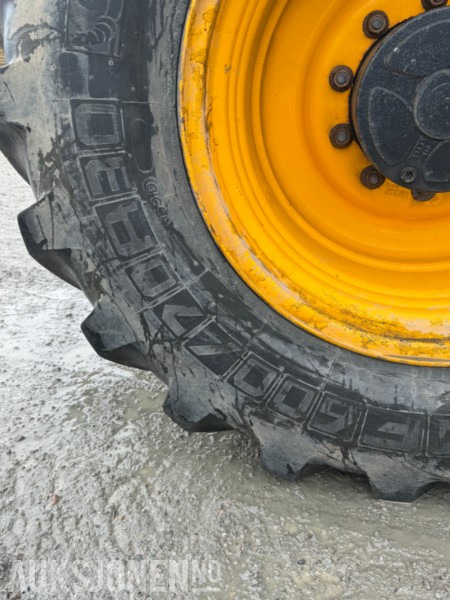 4 stk Michelin Axiobib 600/70R30 traktordekk -stått på fasttrac - Machine agricole: photos 3 4 stk Michelin Axiobib 600/70R30 traktordekk -stått på fasttrac - Machine agricole: photos 3
