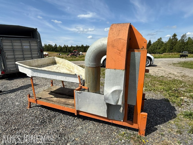 Bærrensker til traktor - brukt til solbær - Machine agricole: photos 5 Bærrensker til traktor - brukt til solbær - Machine agricole: photos 5