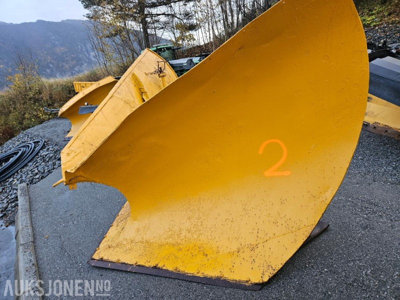 Eldre Spissplog / Snøplog - Machine agricole: photos 2 Eldre Spissplog / Snøplog - Machine agricole: photos 2