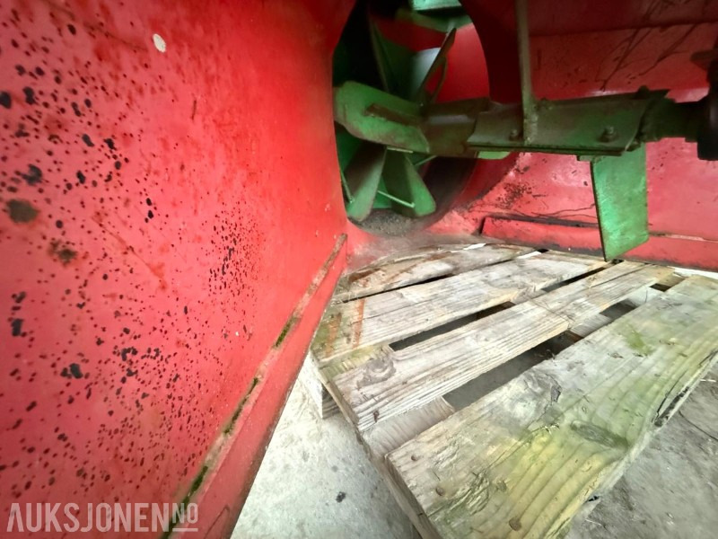 Snøfreser med 3-punktsfeste til traktor – hydraulisk utkaster - Machine agricole: photos 4 Snøfreser med 3-punktsfeste til traktor – hydraulisk utkaster - Machine agricole: photos 4