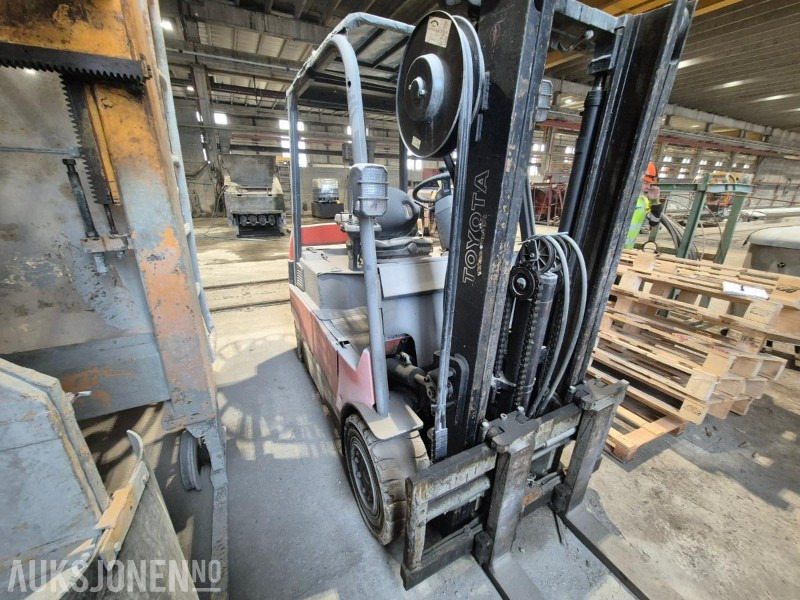 Crédit-bail de 2004 Toyota 7FBMF30, elektrisk gaffeltruck, repobjekt 2004 Toyota 7FBMF30, elektrisk gaffeltruck, repobjekt: photos 7 Crédit-bail de 2004 Toyota 7FBMF30, elektrisk gaffeltruck, repobjekt 2004 Toyota 7FBMF30, elektrisk gaffeltruck, repobjekt: photos 7