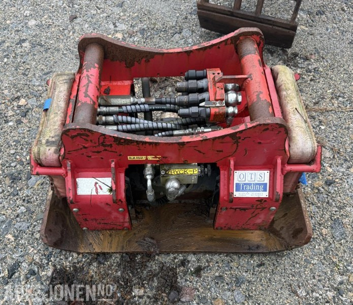 OTS vibroplate. - Compacteur: photos 3 OTS vibroplate. - Compacteur: photos 3