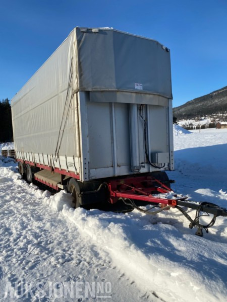 2009 Tyllis 3-akslet henger med hevbart kapell og bakdører - Remorque: photos 2 2009 Tyllis 3-akslet henger med hevbart kapell og bakdører - Remorque: photos 2