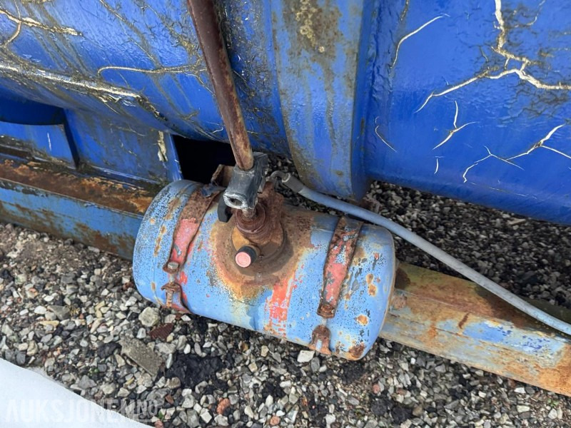 Matériel de chantier Vanntank på krokramme: photos 7