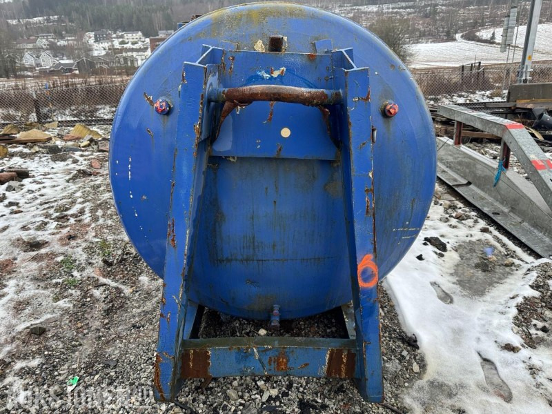 Matériel de chantier Vanntank på krokramme: photos 8