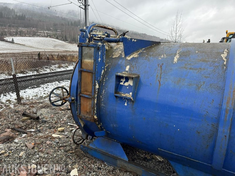 Matériel de chantier Vanntank på krokramme: photos 9